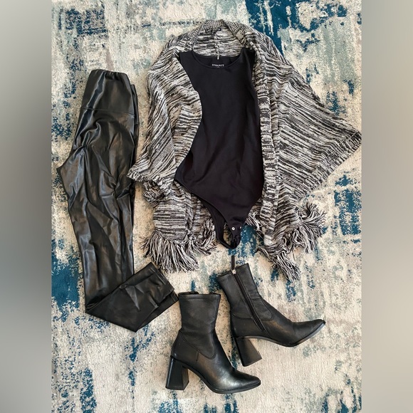 Lady Dutch Wrap Sweater - Picture 2 of 7